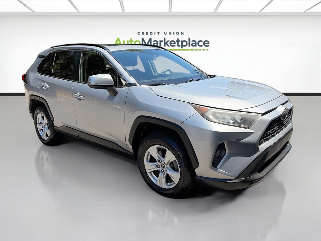 Used 2019 Toyota RAV4 XLE FWD image 1