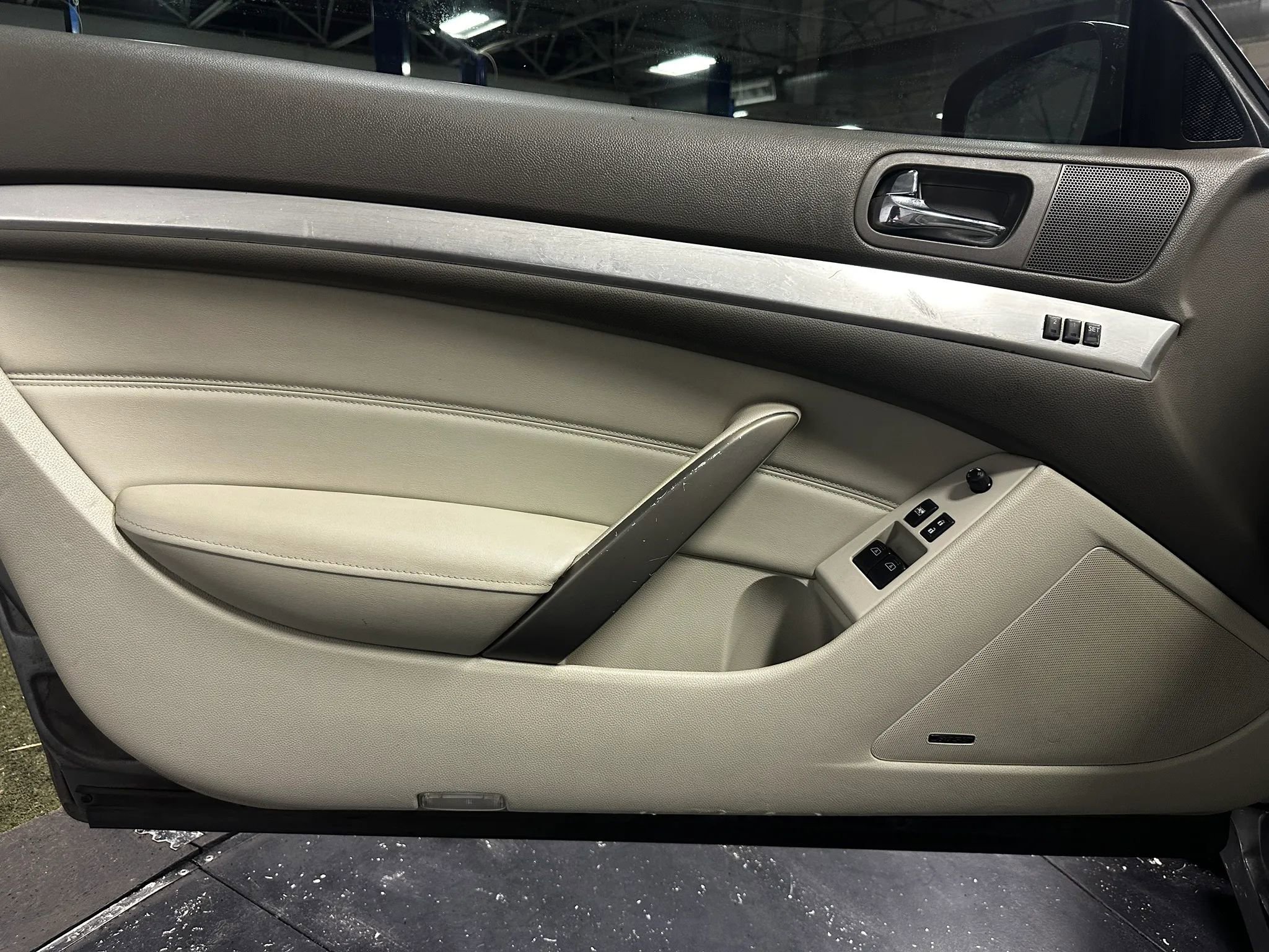 Used 2010 INFINITI G37 Journey w/ Premium Pkg image 12