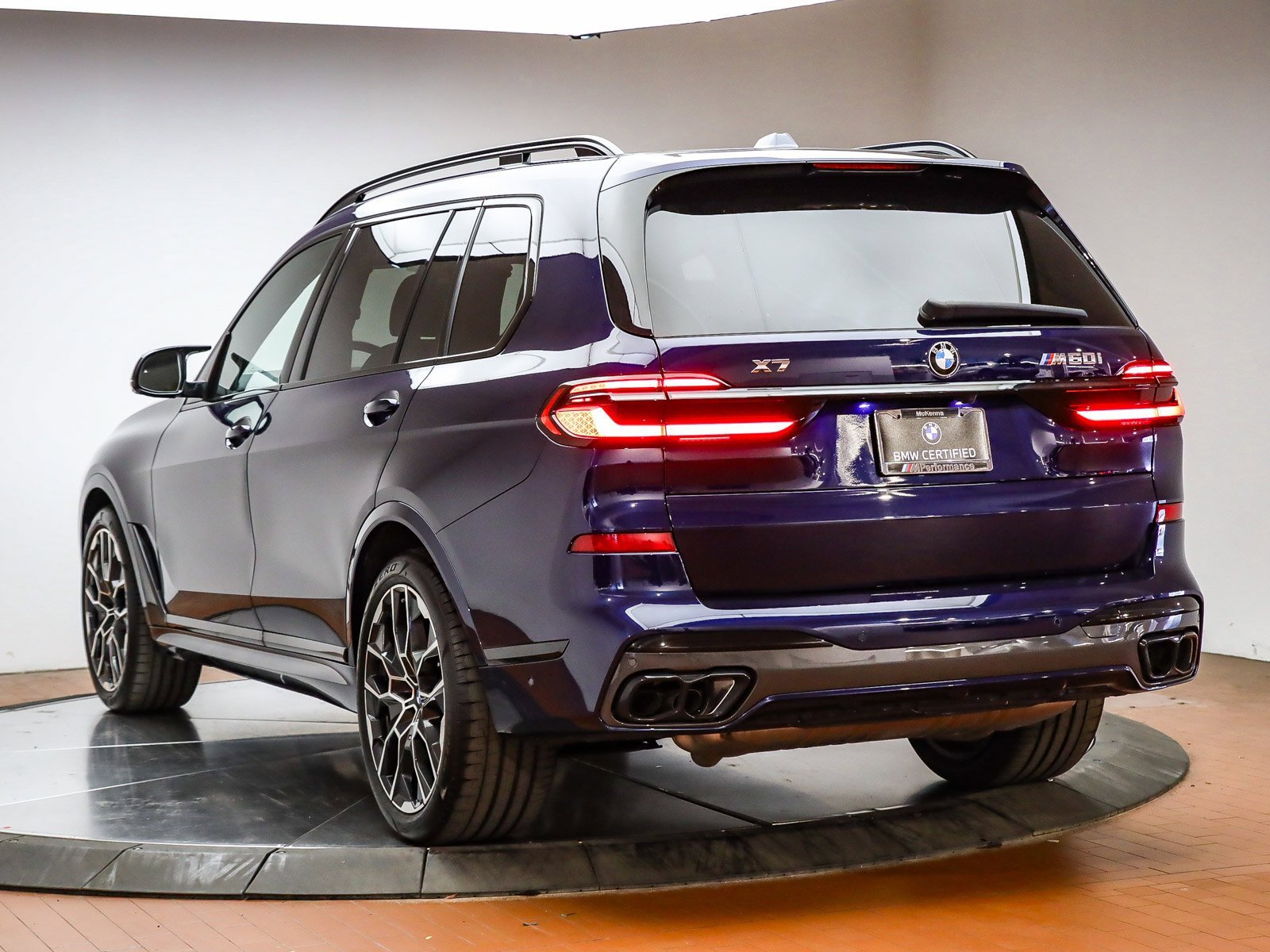 Certified 2025 BMW X7 M60i image 9