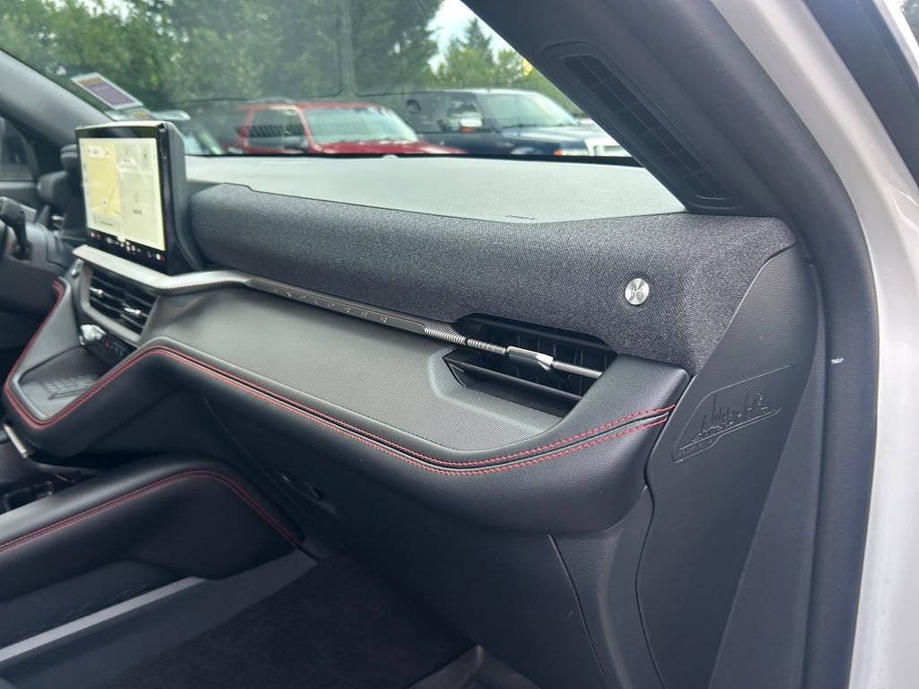 Used 2025 Ford Explorer ST-Line w/ ST-Line Street Pack AWD/4WD image 26