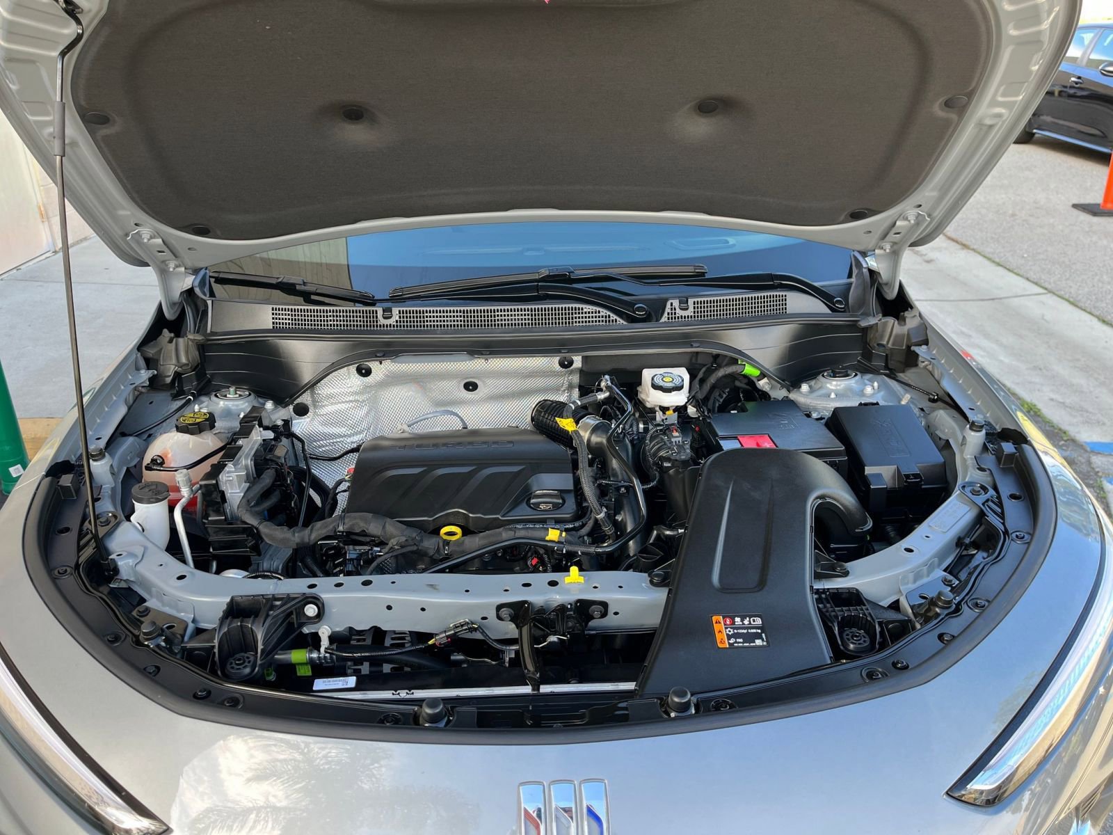 Used 2025 Buick Envista Sport Touring image 32