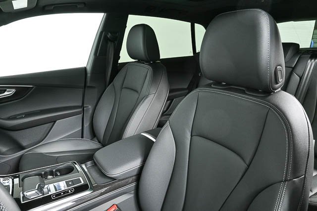 New 2025 Audi Q8 Premium image 5
