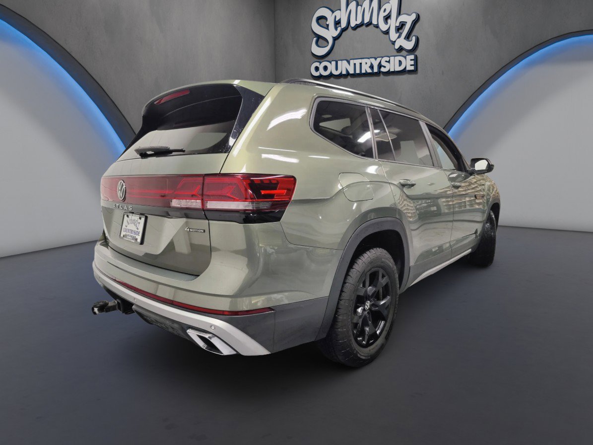 Used 2025 Volkswagen Atlas Peak Edition SE image 13