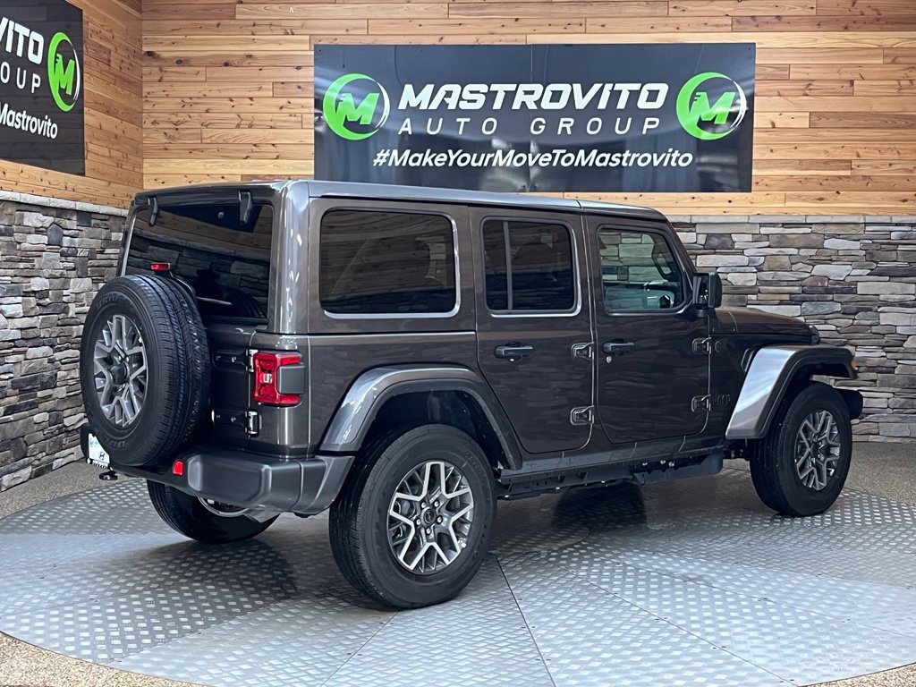 Used 2026 Jeep Wrangler Unlimited Sahara AWD/4WD image 16