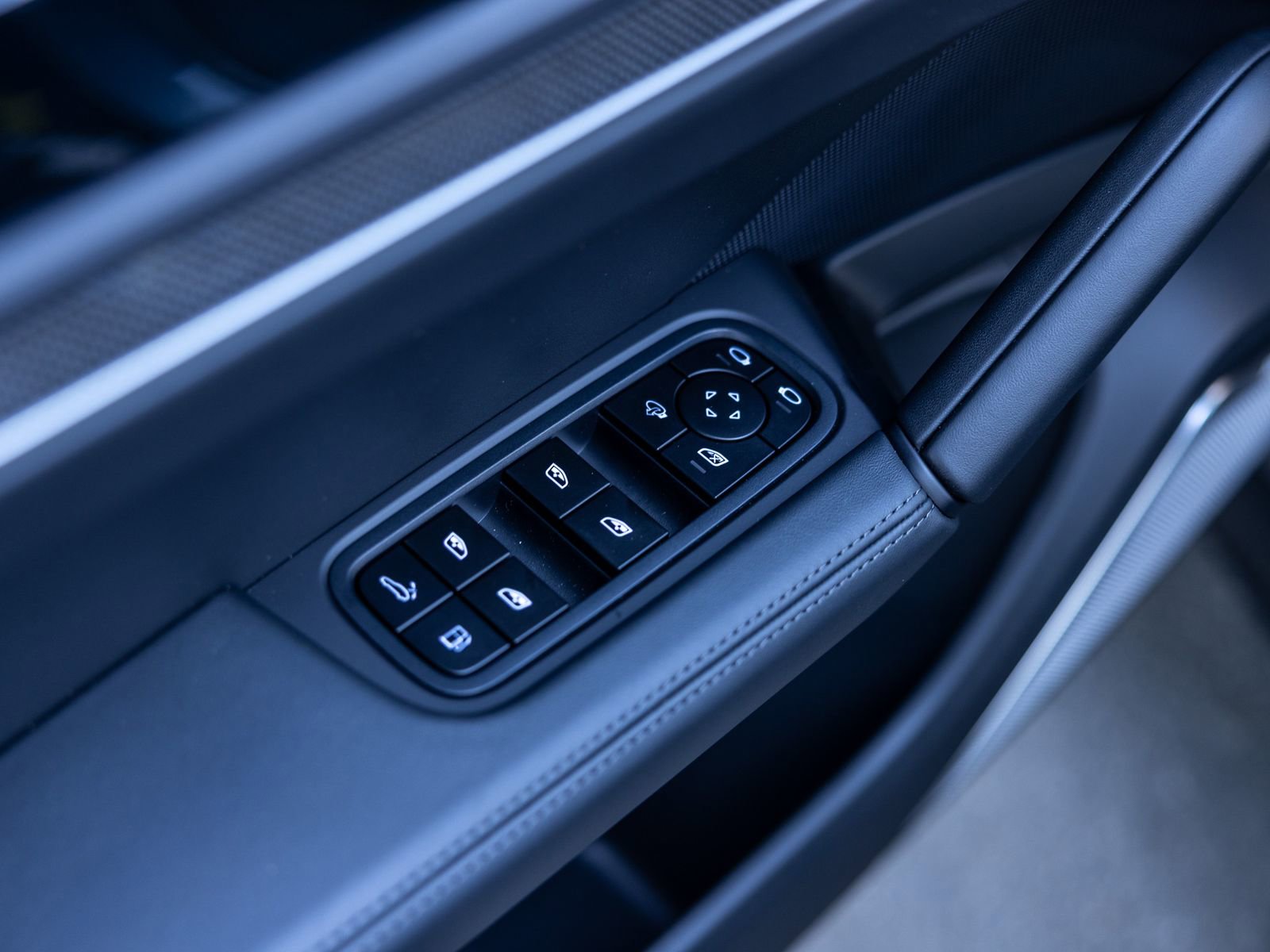 New 2026 Porsche Cayenne Turbo image 40