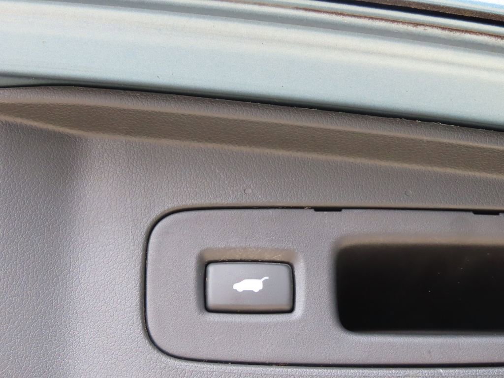 Used 2016 Honda CR-V Touring image 17