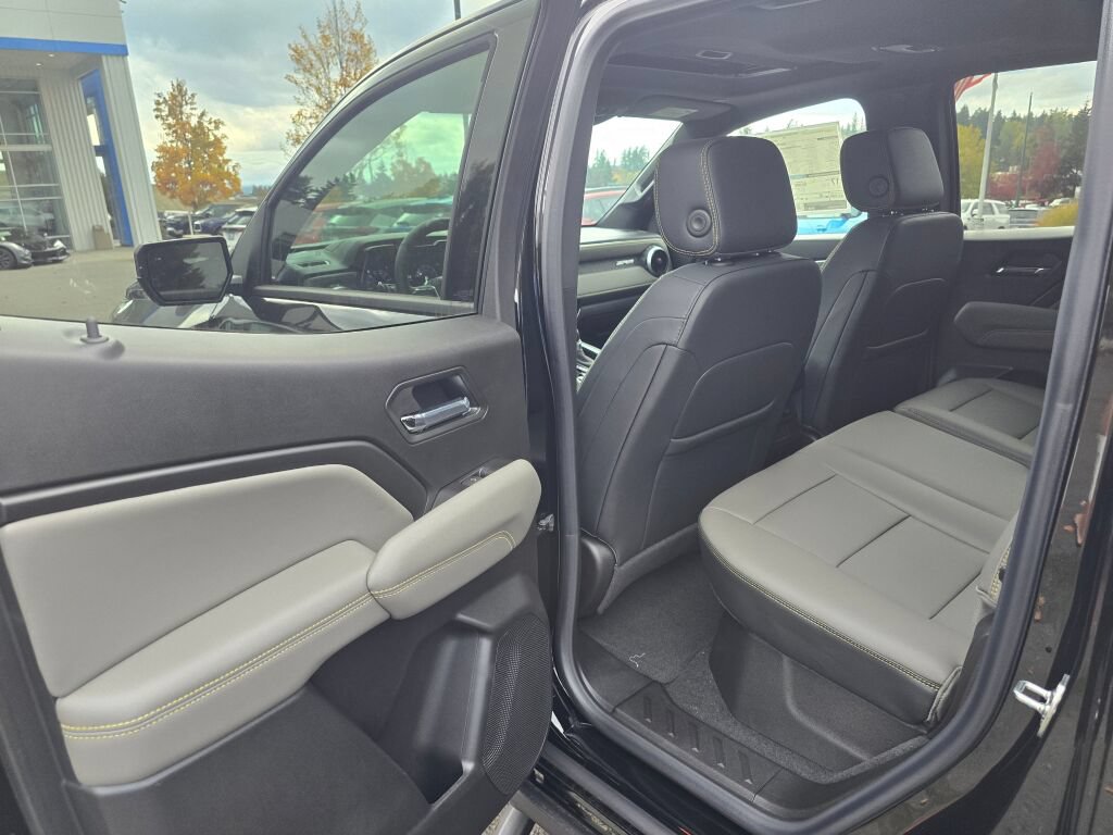 New 2026 Chevrolet Colorado ZR2 w/ Midnight Edition AWD/4WD image 16
