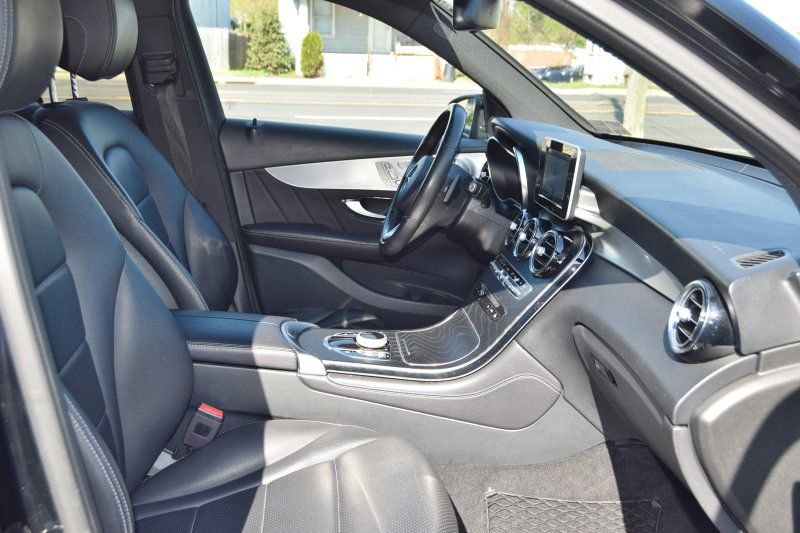 Used 2019 Mercedes-Benz GLC 300 4MATIC image 28