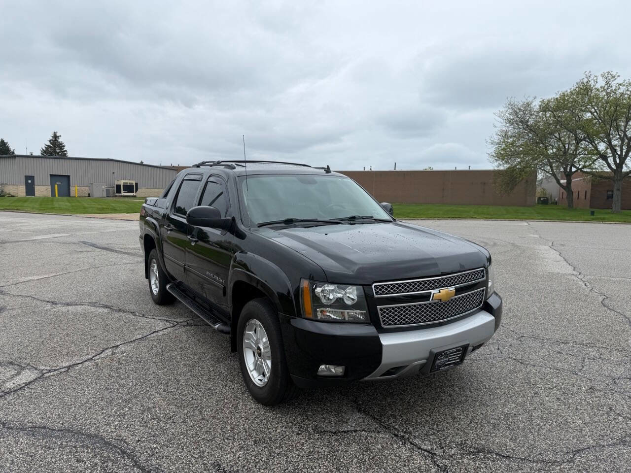 Used 2013 Chevrolet Avalanche LT w/ Suspension Package, Off-Road AWD/4WD image 6