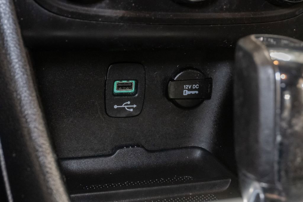 Used 2014 Dodge Avenger SE FWD image 17