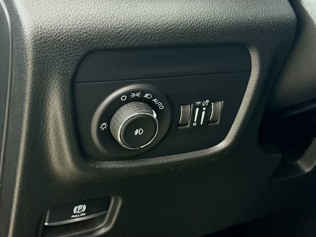 New 2025 Jeep Grand Cherokee Limited w/ Black Appearance Package AWD/4WD image 10