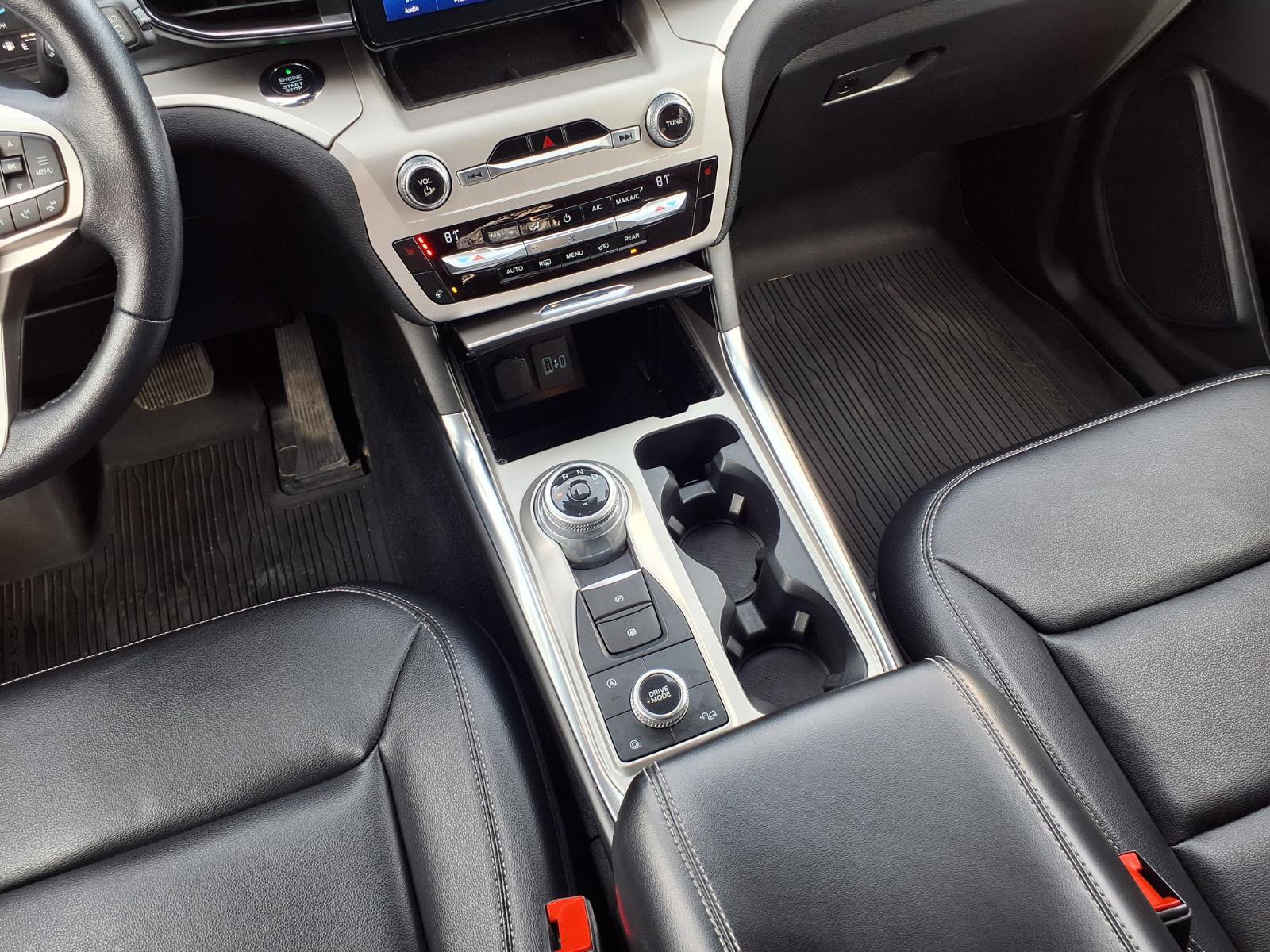 Used 2021 Ford Explorer XLT w/ Equipment Group 202A image 12
