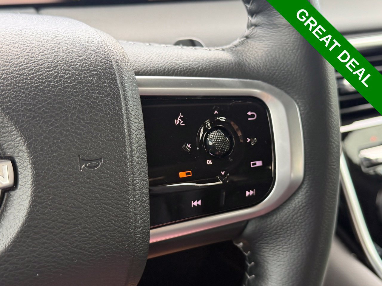 Used 2025 Nissan Armada Platinum w/ Convenience Package RWD image 23