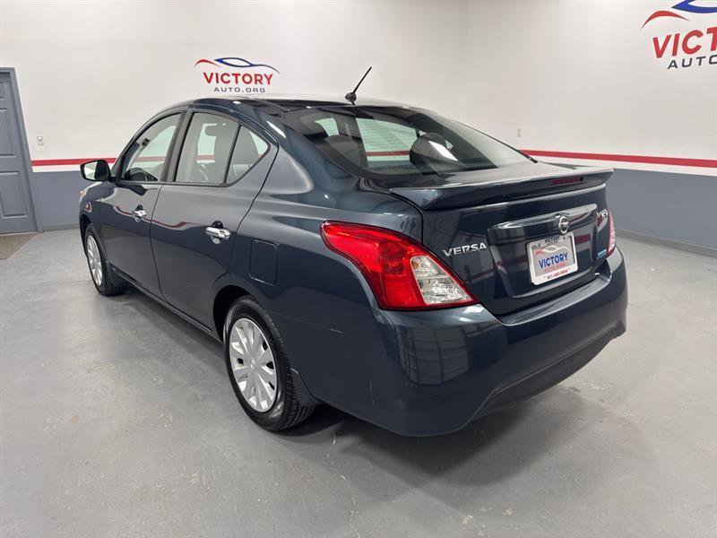 Used 2016 Nissan Versa SV FWD image 4