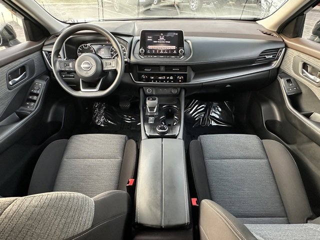 Used 2023 Nissan Rogue SV image 31