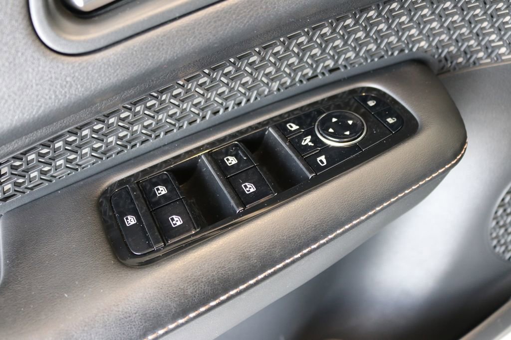 Used 2023 Nissan Ariya AWD image 14