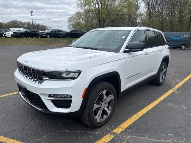 Used 2023 Jeep Grand Cherokee Limited AWD/4WD image 4