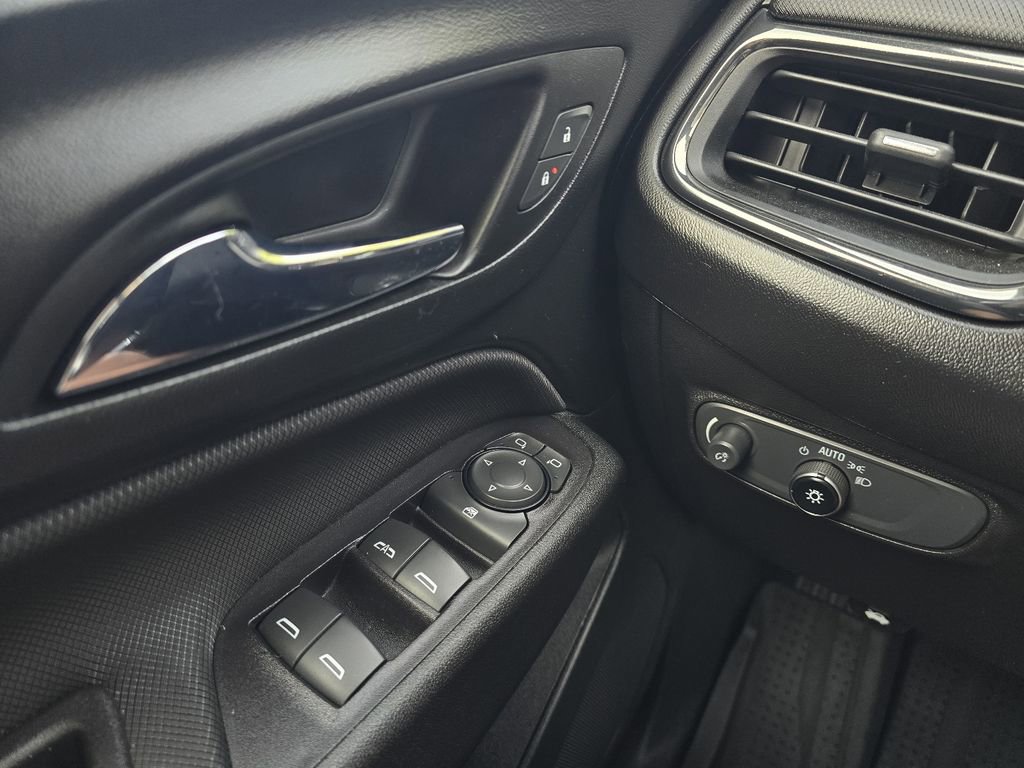 Used 2022 Chevrolet Equinox RS image 22