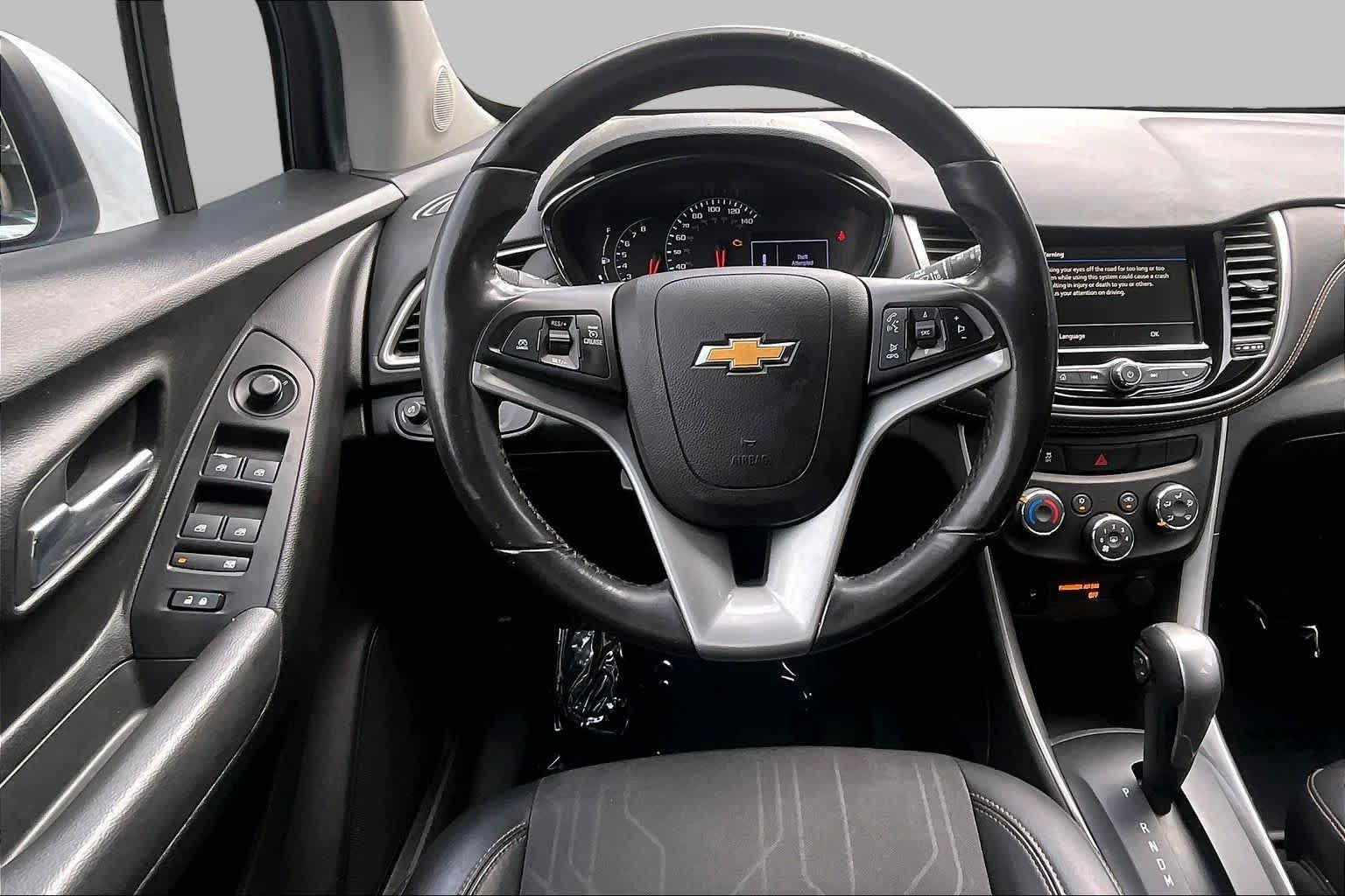 Used 2019 Chevrolet Trax LT w/ LT Convenience Package FWD image 6
