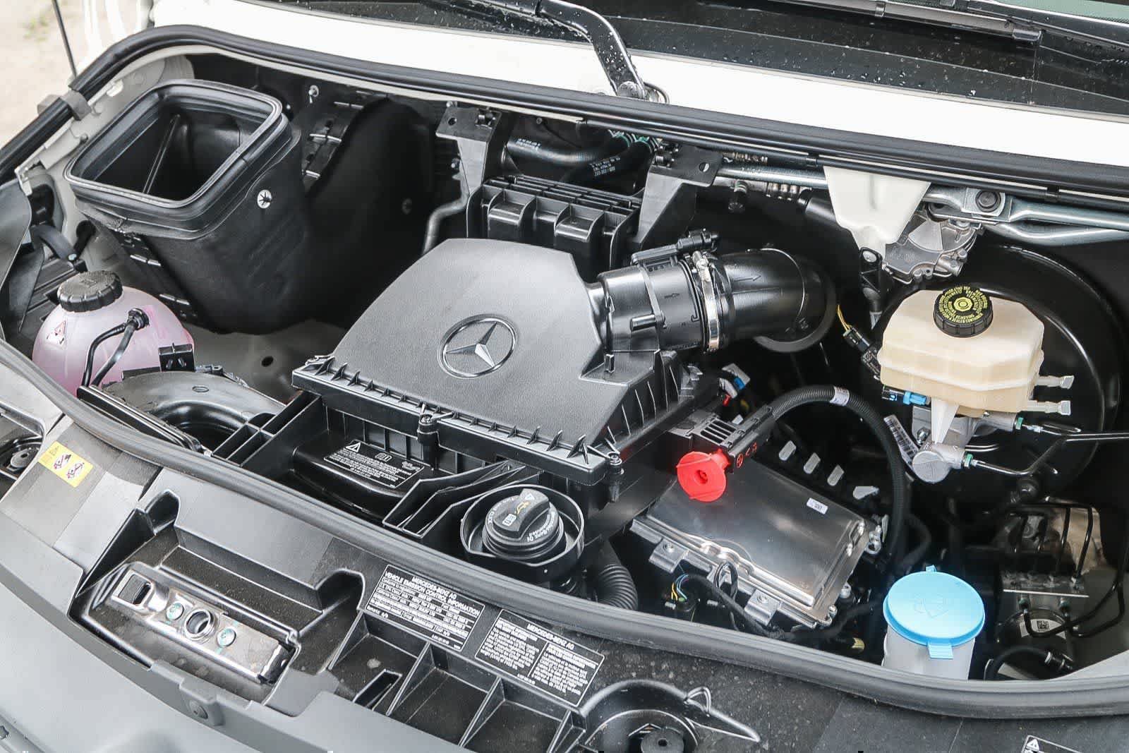 Used 2025 Mercedes-Benz Sprinter 2500 image 25