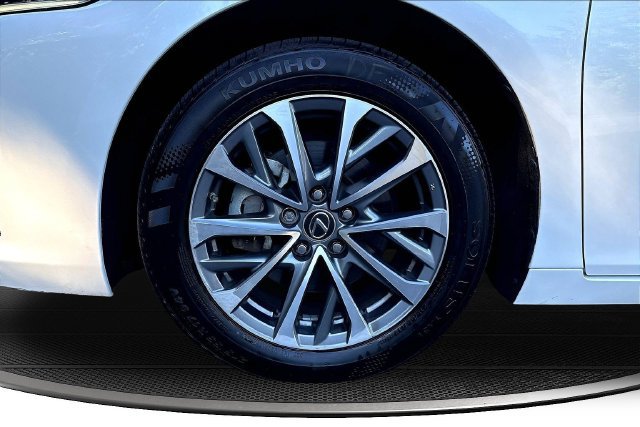 Used 2023 Lexus ES 350 w/ Accessory Package (Z2) FWD image 35