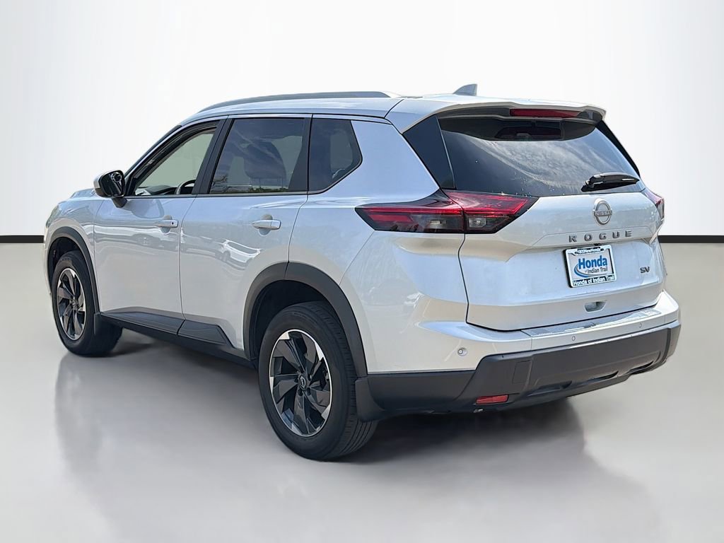 Used 2024 Nissan Rogue SV w/ SV Premium Package image 8