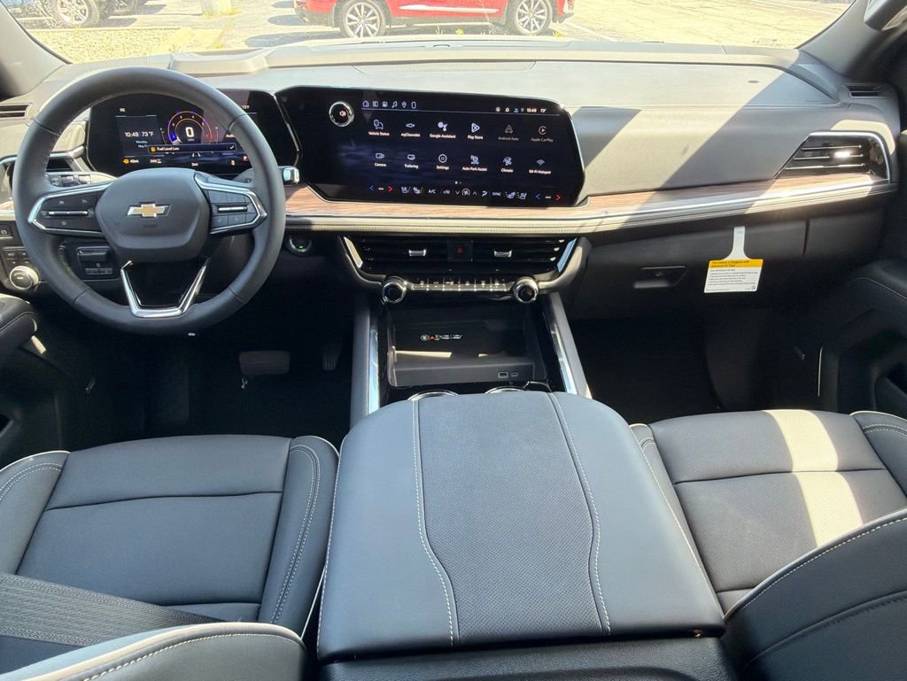 New 2026 Chevrolet Suburban Premier w/ Sun And Tow Package AWD/4WD image 18