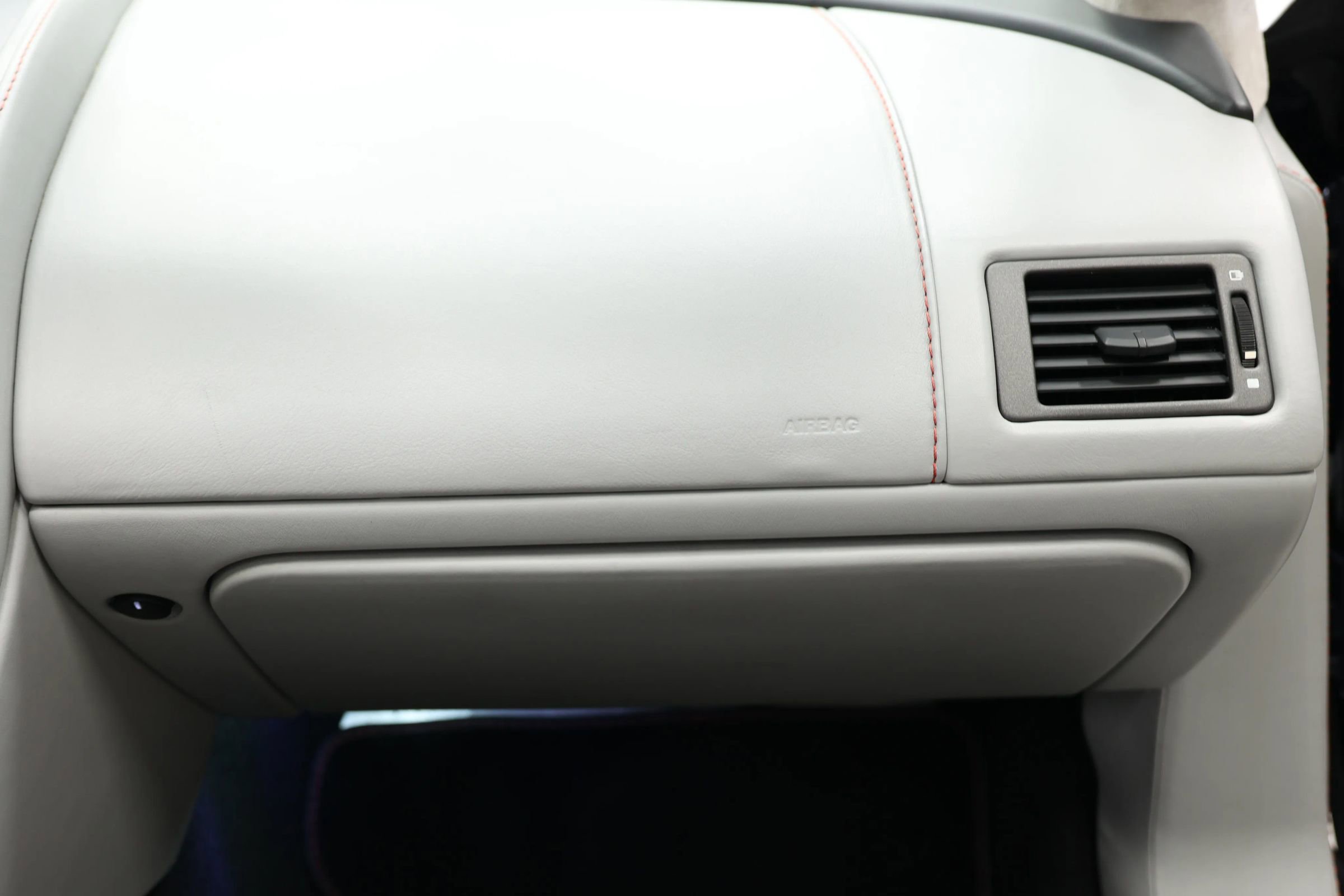Used 2016 Aston Martin V8 Vantage GT RWD image 72