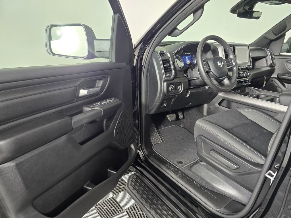 New 2026 RAM 1500 Express AWD/4WD image 18
