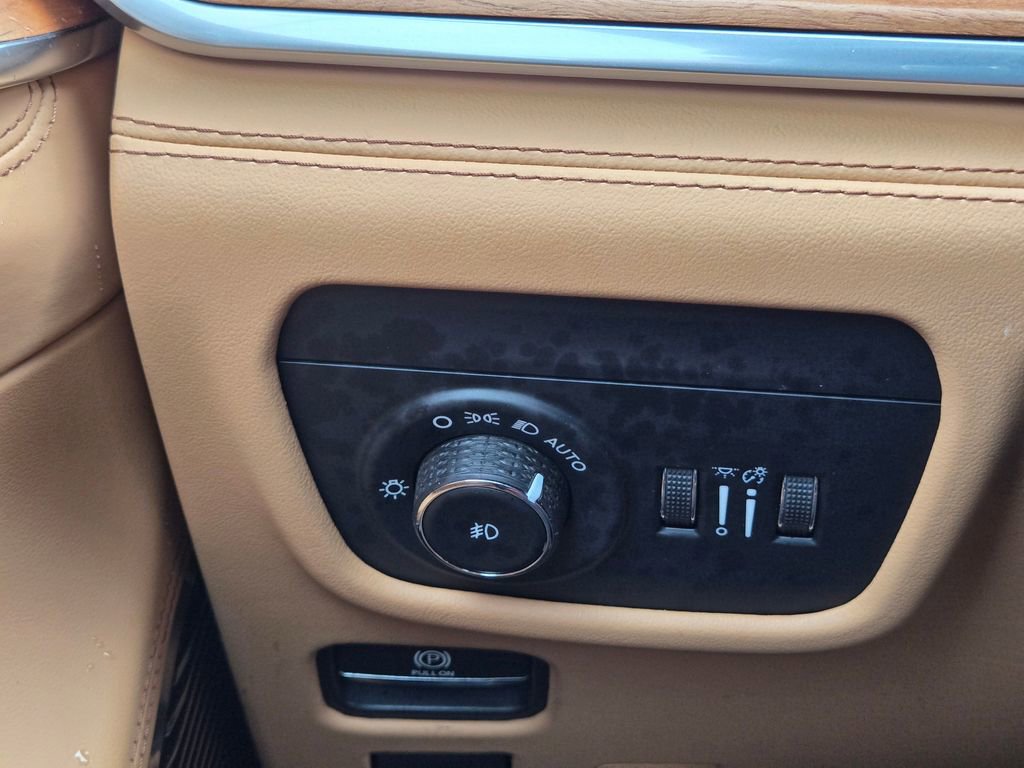 Used 2021 Jeep Grand Cherokee L Summit image 18