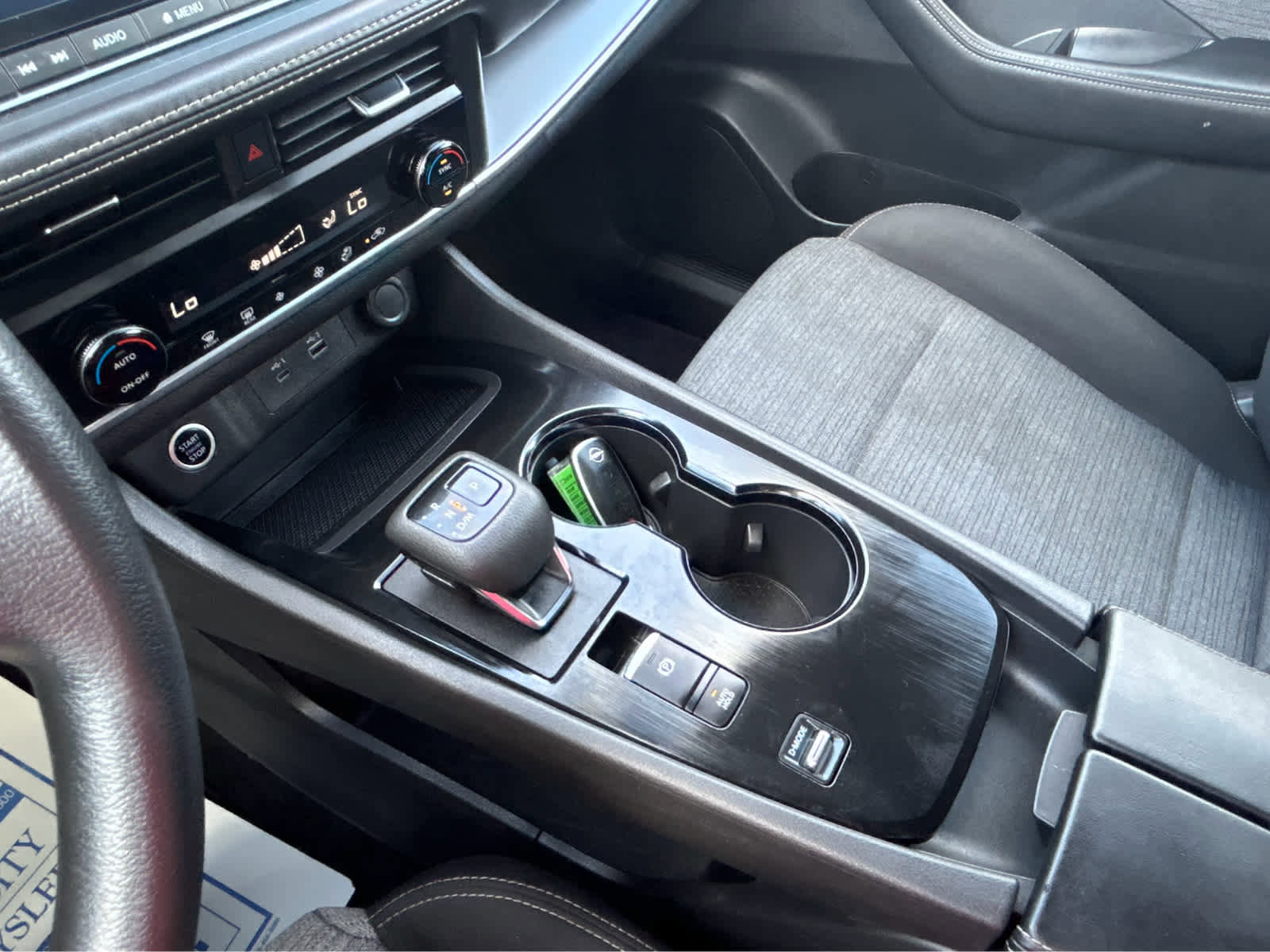 Used 2023 Nissan Rogue SV image 30