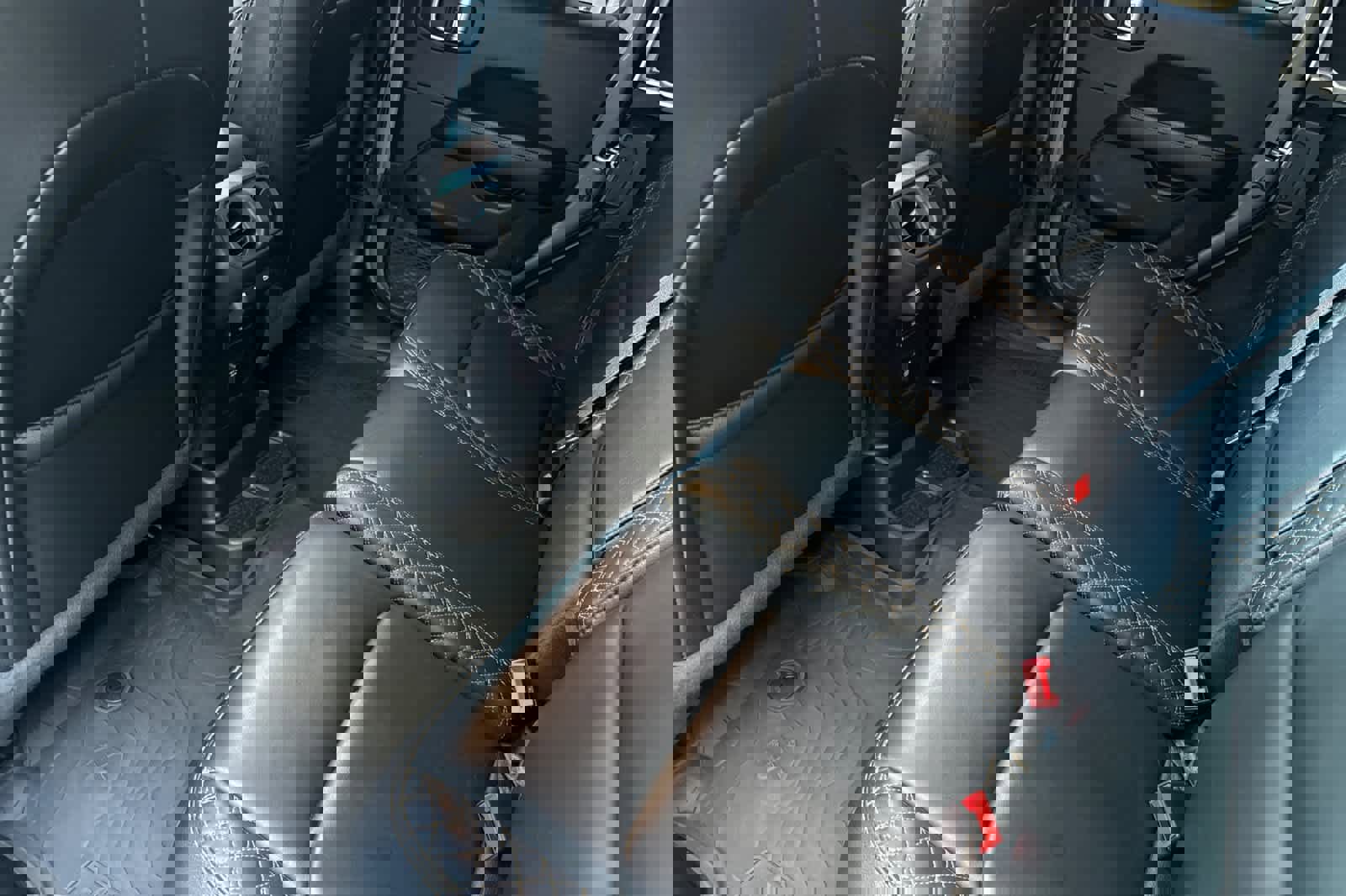 Used 2022 Jeep Wrangler Unlimited Sahara image 11