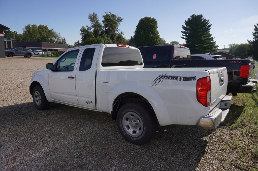 Used 2013 Nissan Frontier S RWD image 5