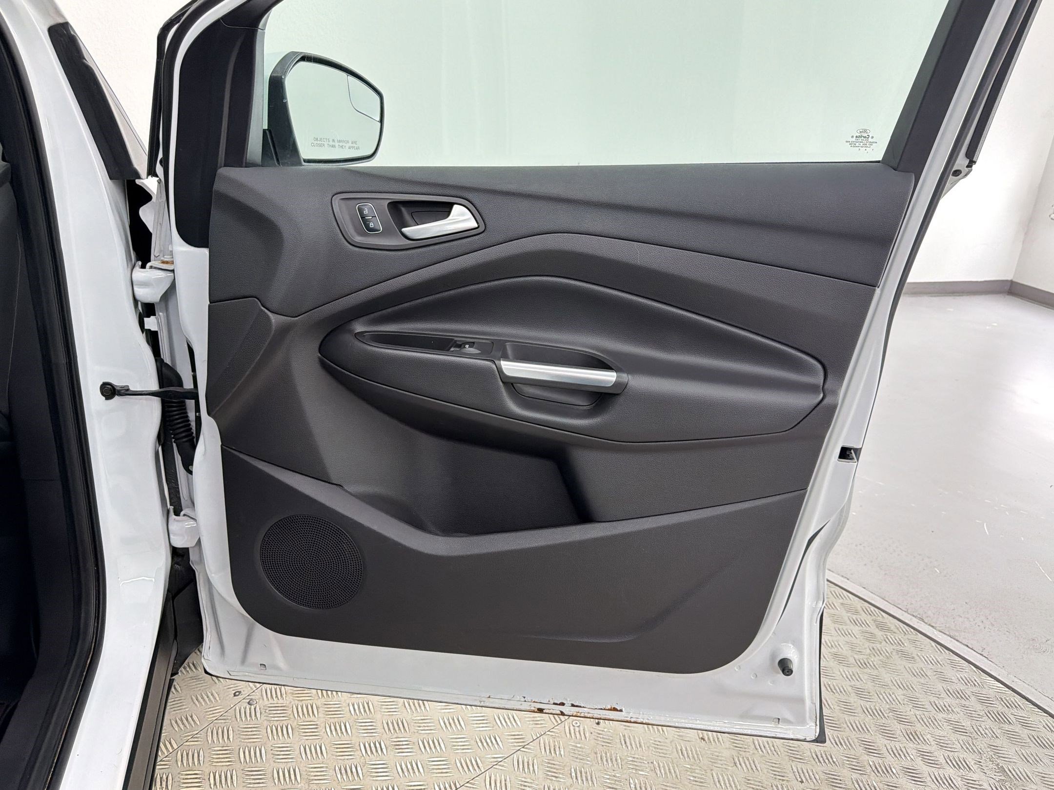 Used 2018 Ford Escape SE FWD image 32