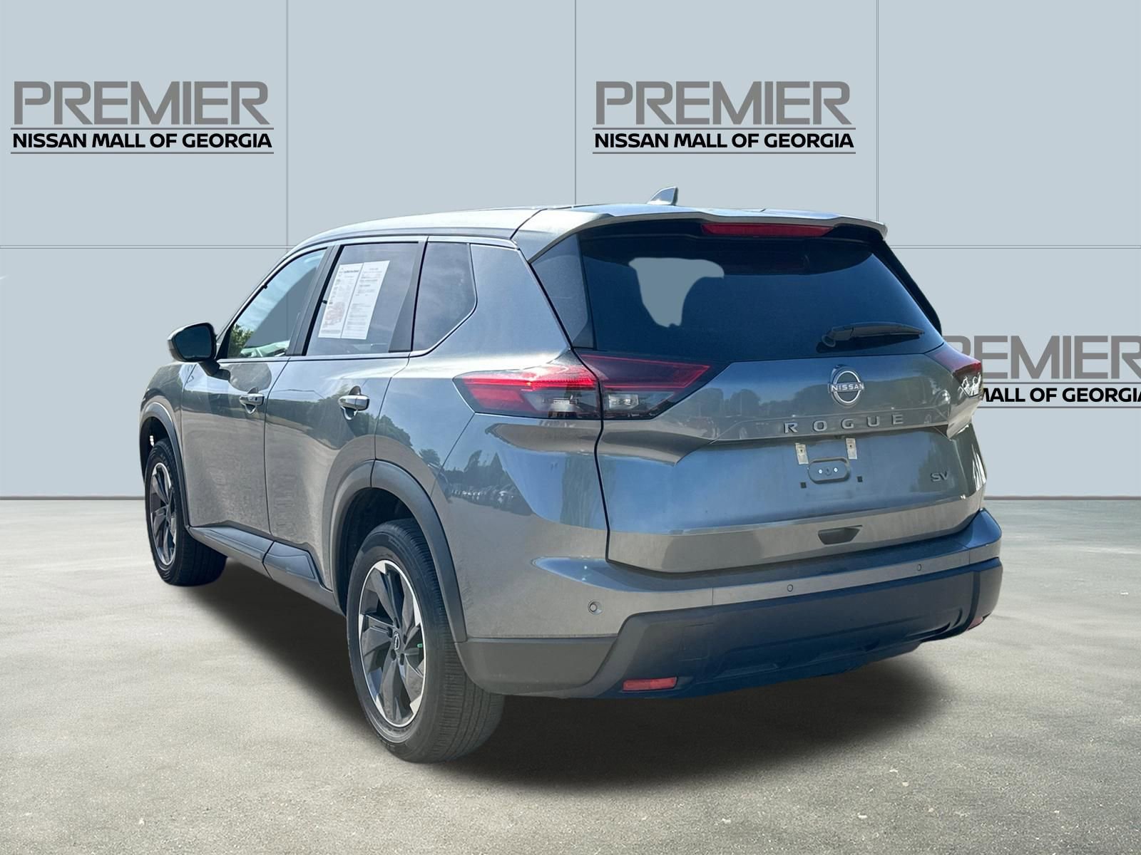 Certified 2024 Nissan Rogue SV FWD image 6