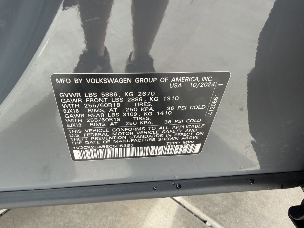 Used 2025 Volkswagen Atlas Peak Edition SE AWD/4WD image 46