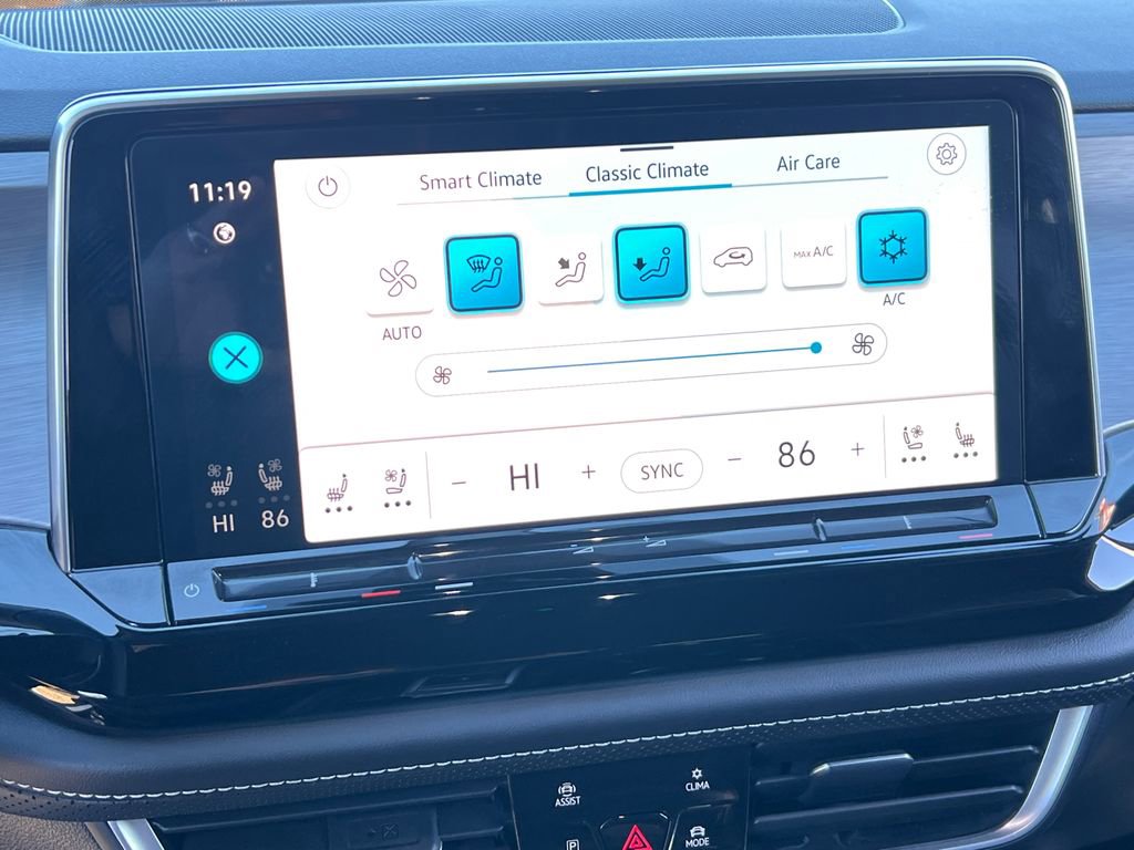 Used 2024 Volkswagen Atlas Cross Sport SE image 24