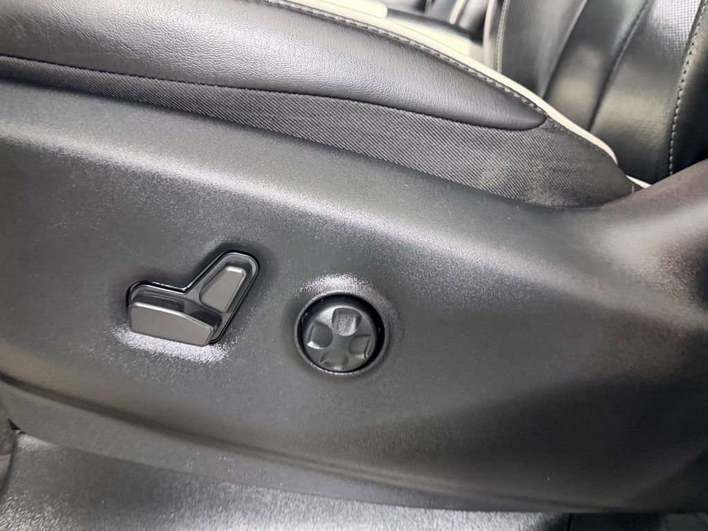 Used 2022 Chrysler Pacifica Limited image 15