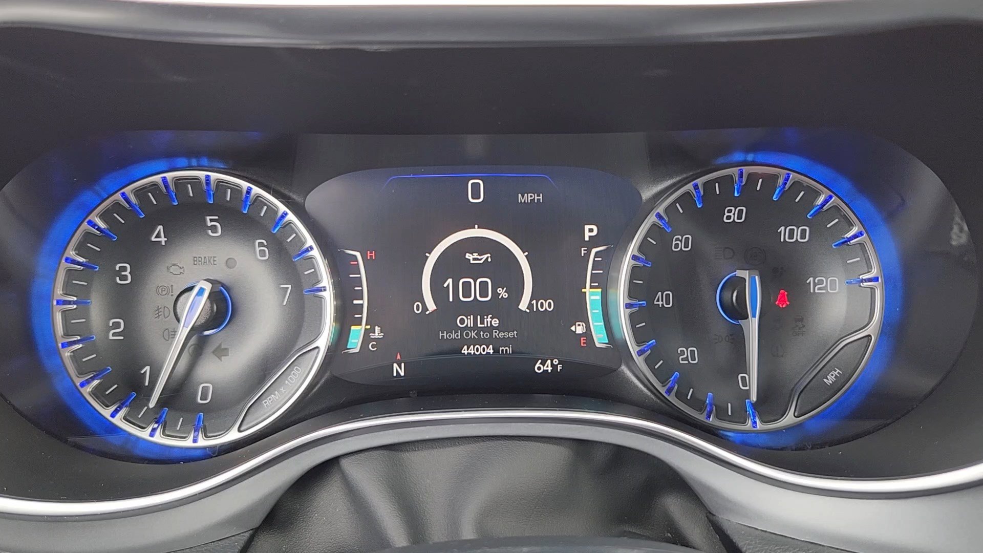 Used 2025 Chrysler Pacifica Limited image 12