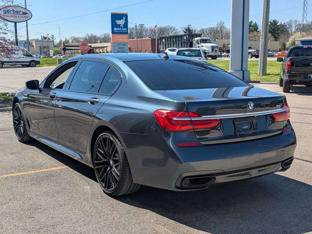Used 2019 BMW 740i image 24