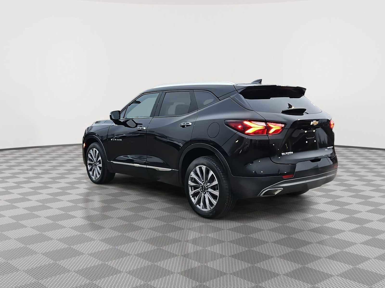 Certified 2022 Chevrolet Blazer Premier w/ Enhanced Convenience Package image 6