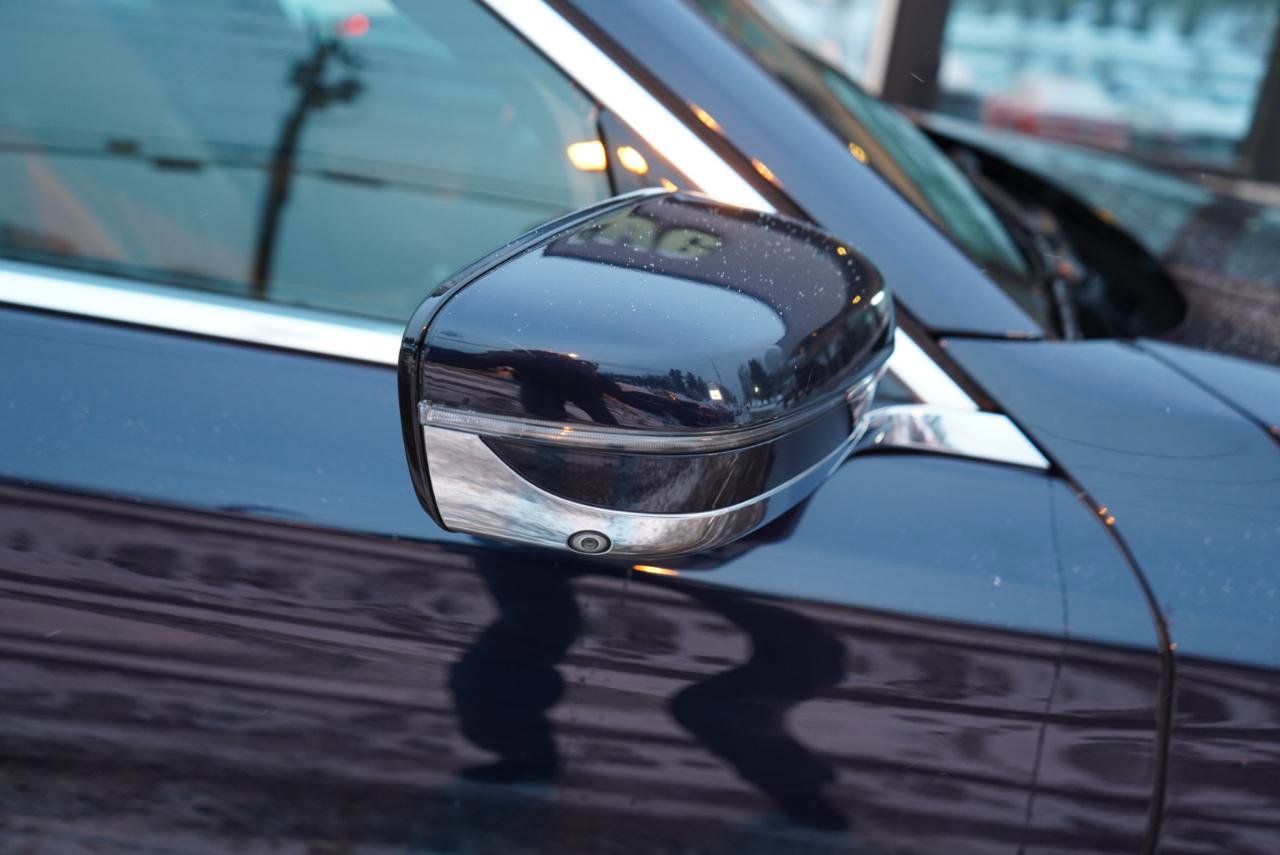 Used 2018 BMW 750i xDrive image 25