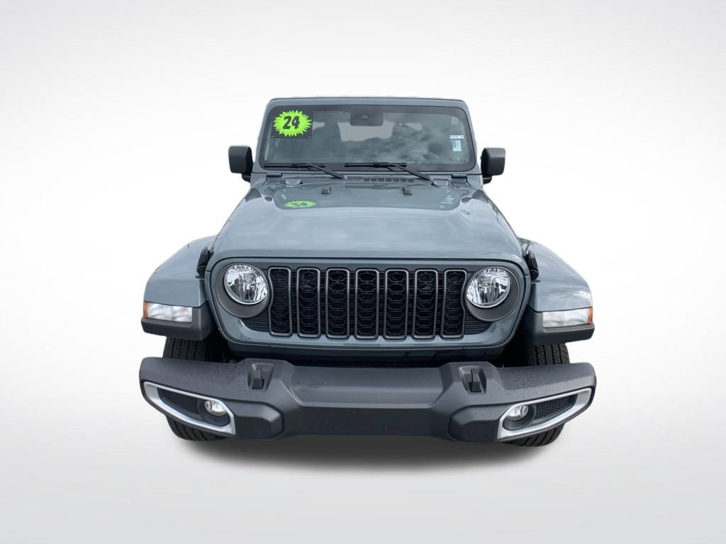 Used 2024 Jeep Gladiator Sport image 10