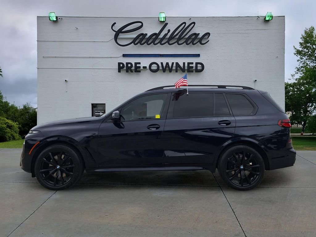 Used 2023 BMW X7 xDrive40i w/ M Sport Package AWD/4WD image 6