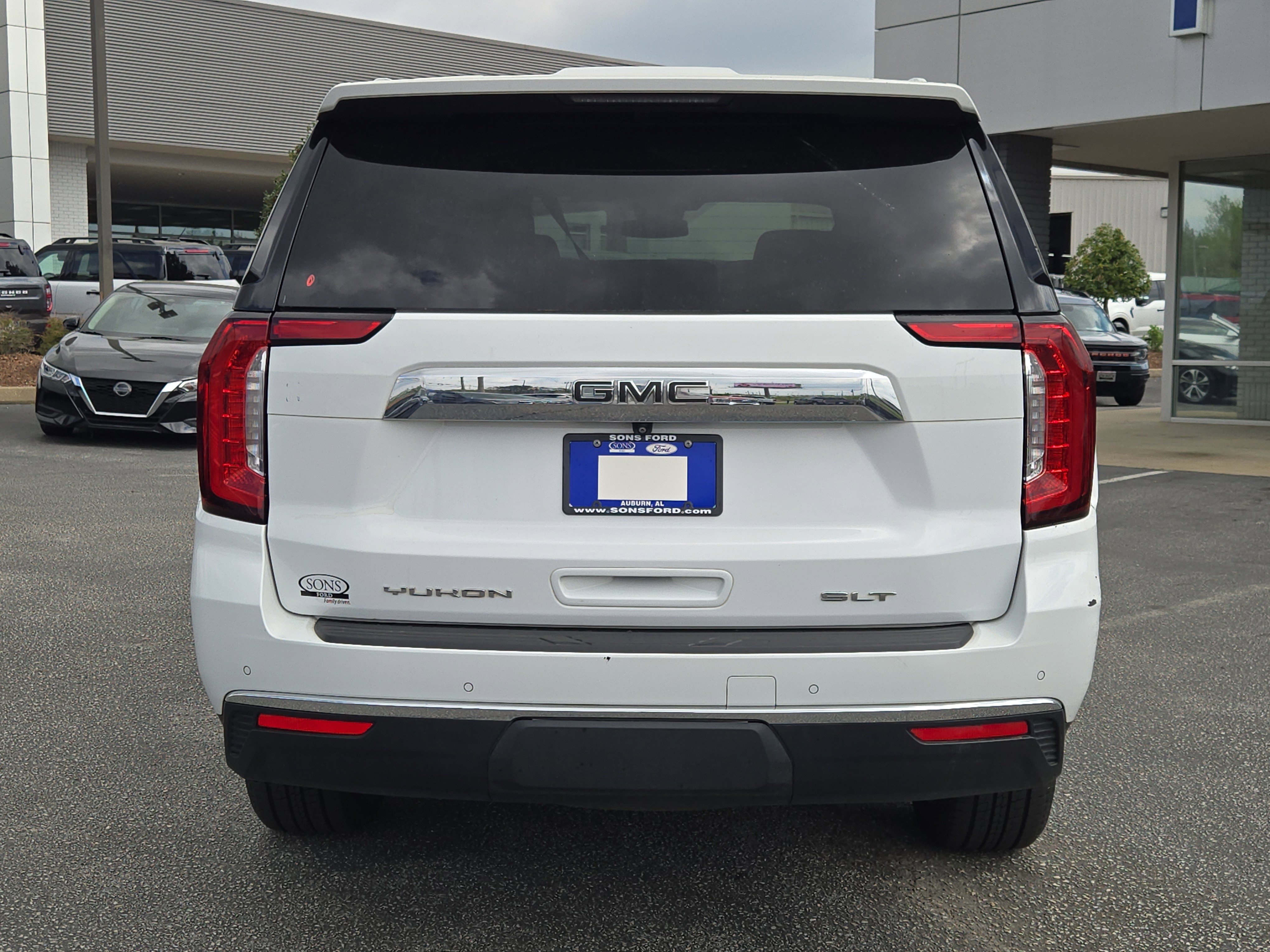 Used 2023 GMC Yukon SLT image 8