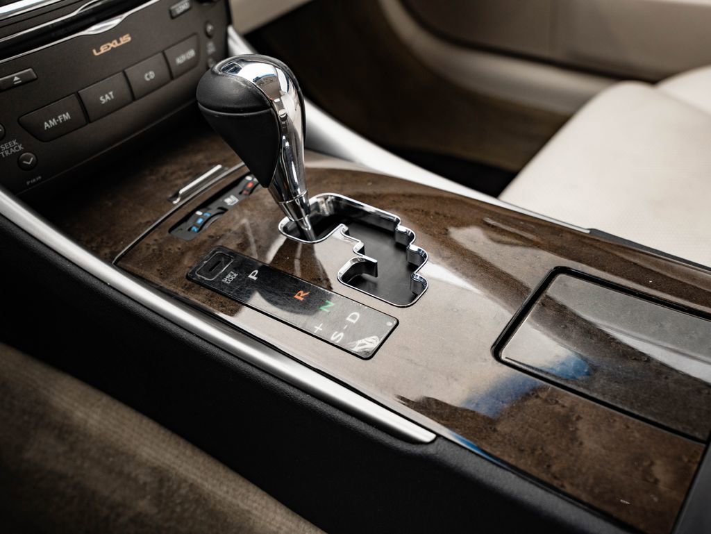 Used 2010 Lexus IS 250C image 41
