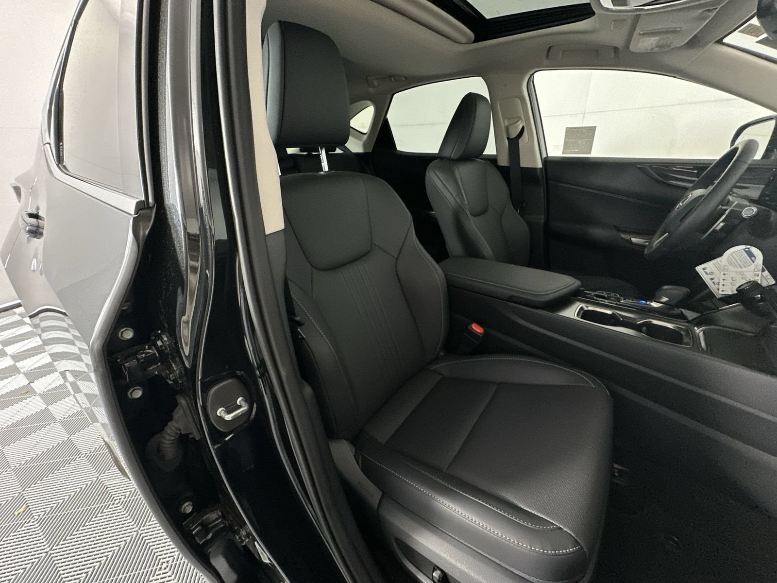 Used 2025 Lexus NX 350h AWD w/ Accessory Package (2T) image 27
