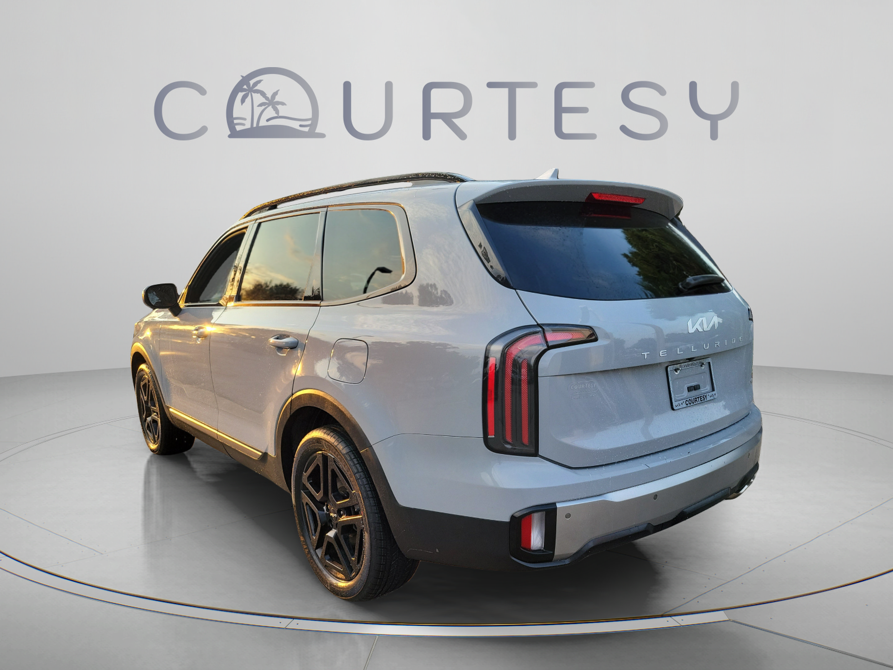 Used 2023 Kia Telluride EX X-Line AWD/4WD image 2