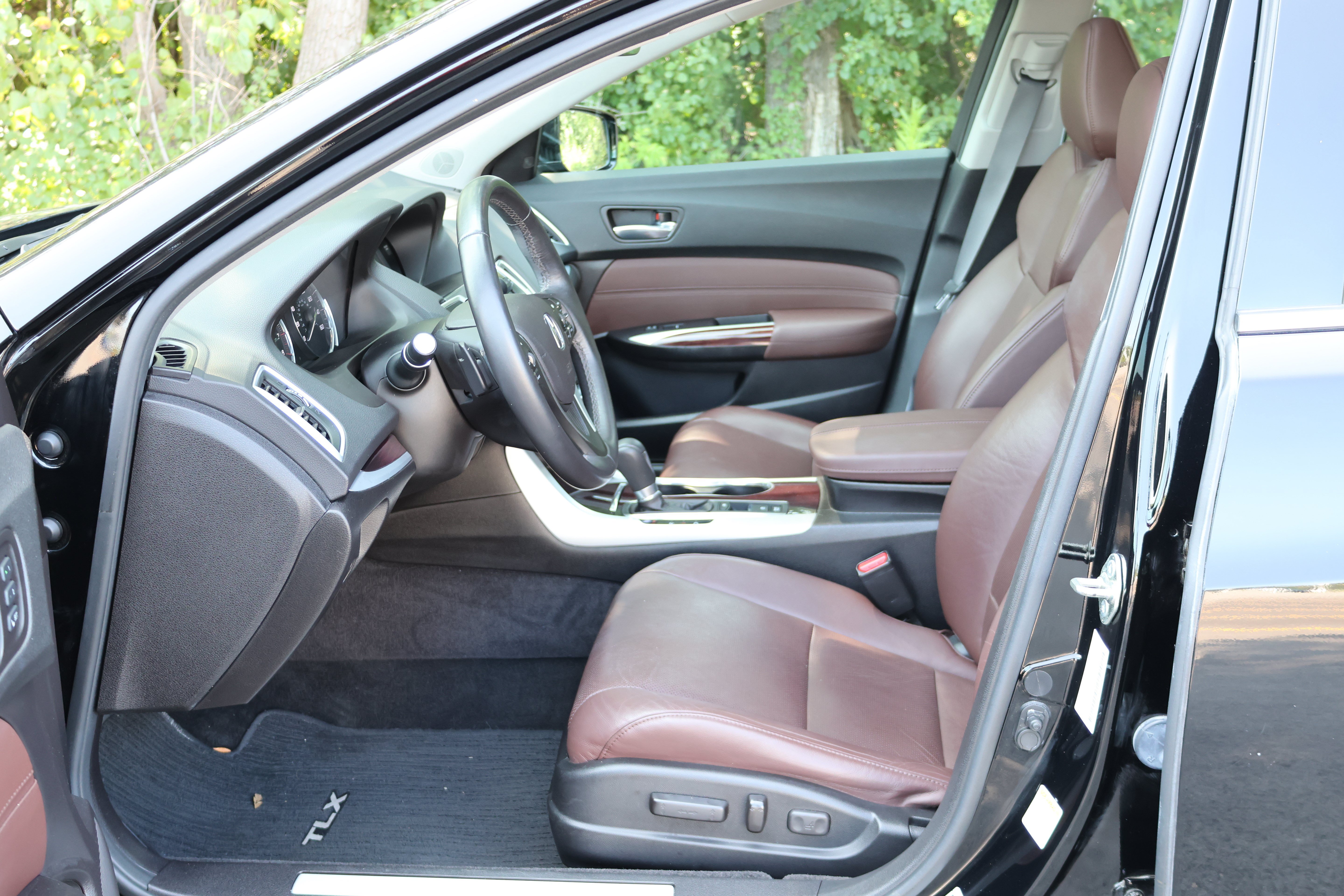 Used 2017 Acura TLX w/ Technology Package FWD image 19