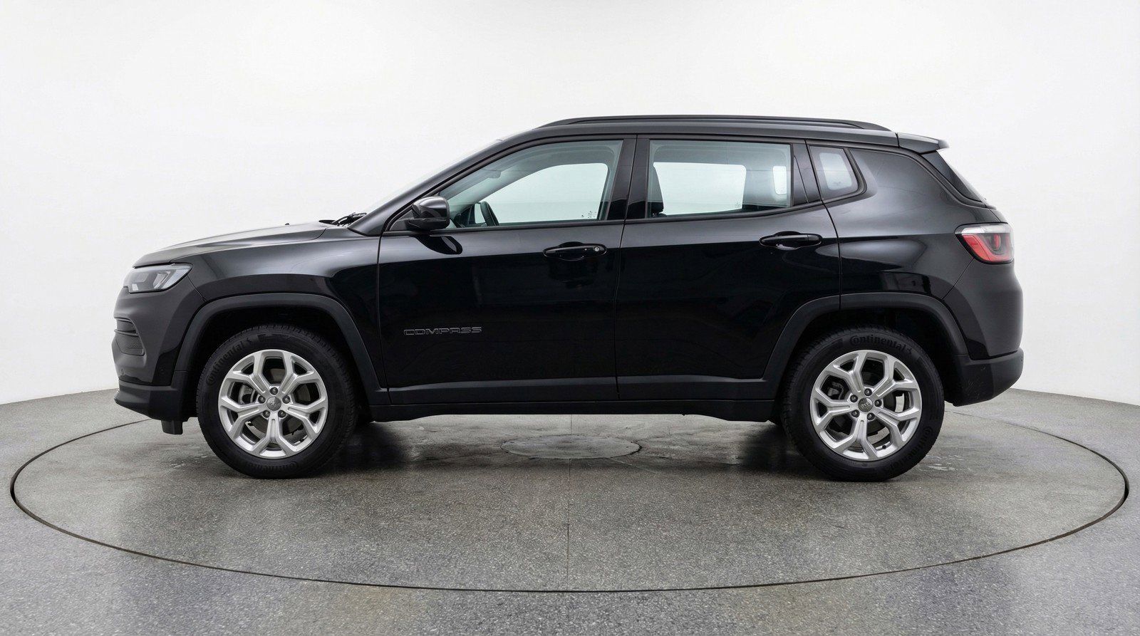 Used 2025 Jeep Compass Latitude image 5